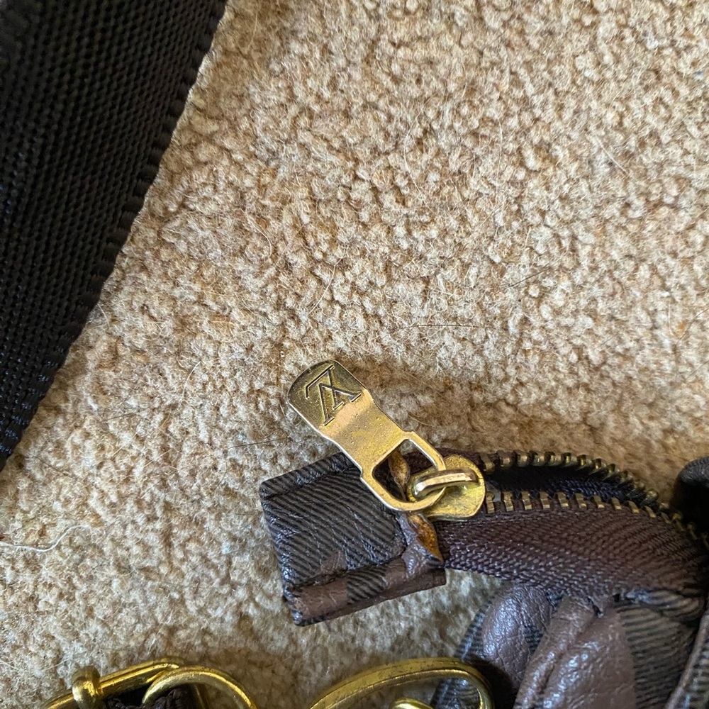 Cross body bag not real - Picture 5 of 6
